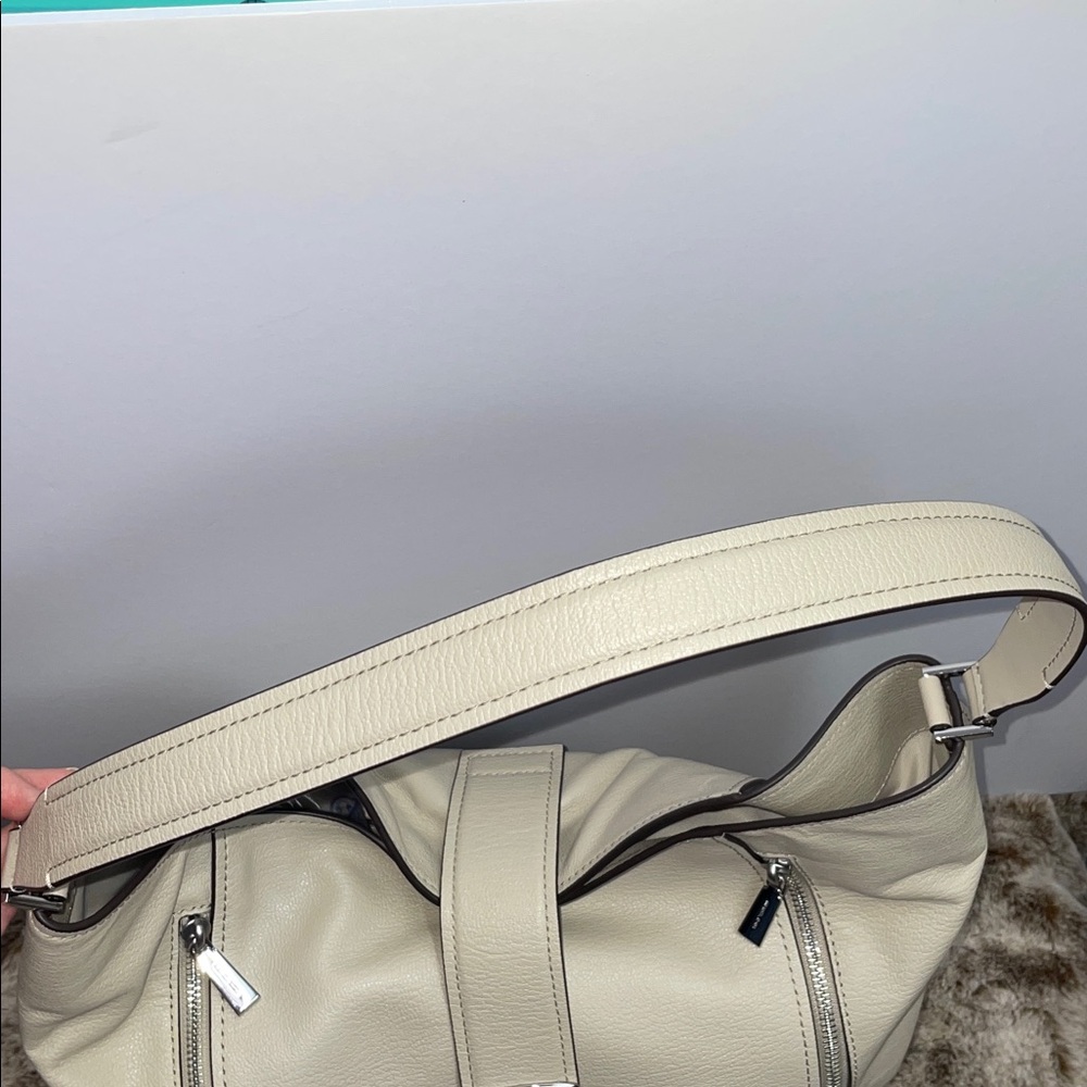 Michael Kors ‘Addie’ Large Leather Shoulder Bag - Picture 8 of 16
